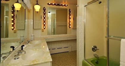 Second Street Suite
