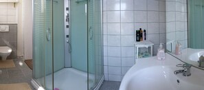 Appartement, vue jardin | Salle de bain