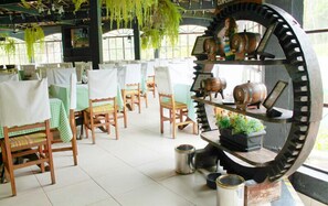 含每日吃到飽早餐