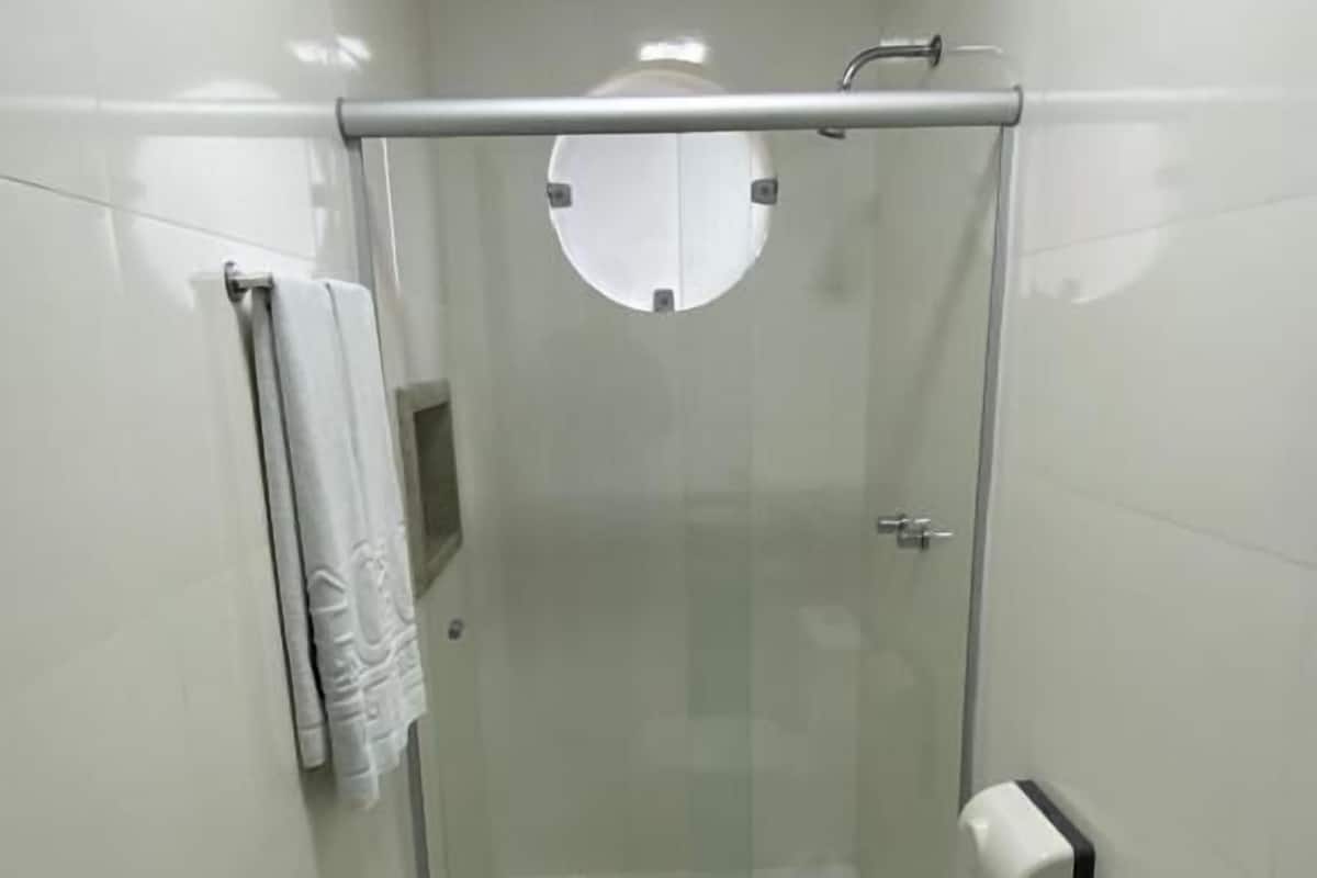 Suite Tradition, balcon | Salle de bain