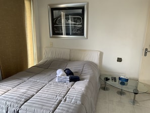 3 quartos, ferros/tábuas de passar roupa, Wi-Fi, roupa de cama