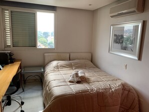 3 bedrooms, iron/ironing board, WiFi, bed sheets - well located luxury fit (next to CASV and 7 min congonhas) (Mirandópolis)