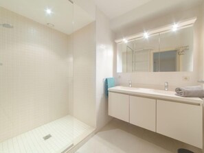 Bathroom - Seaside 4.02 with balcony by Interhome (Bredene)