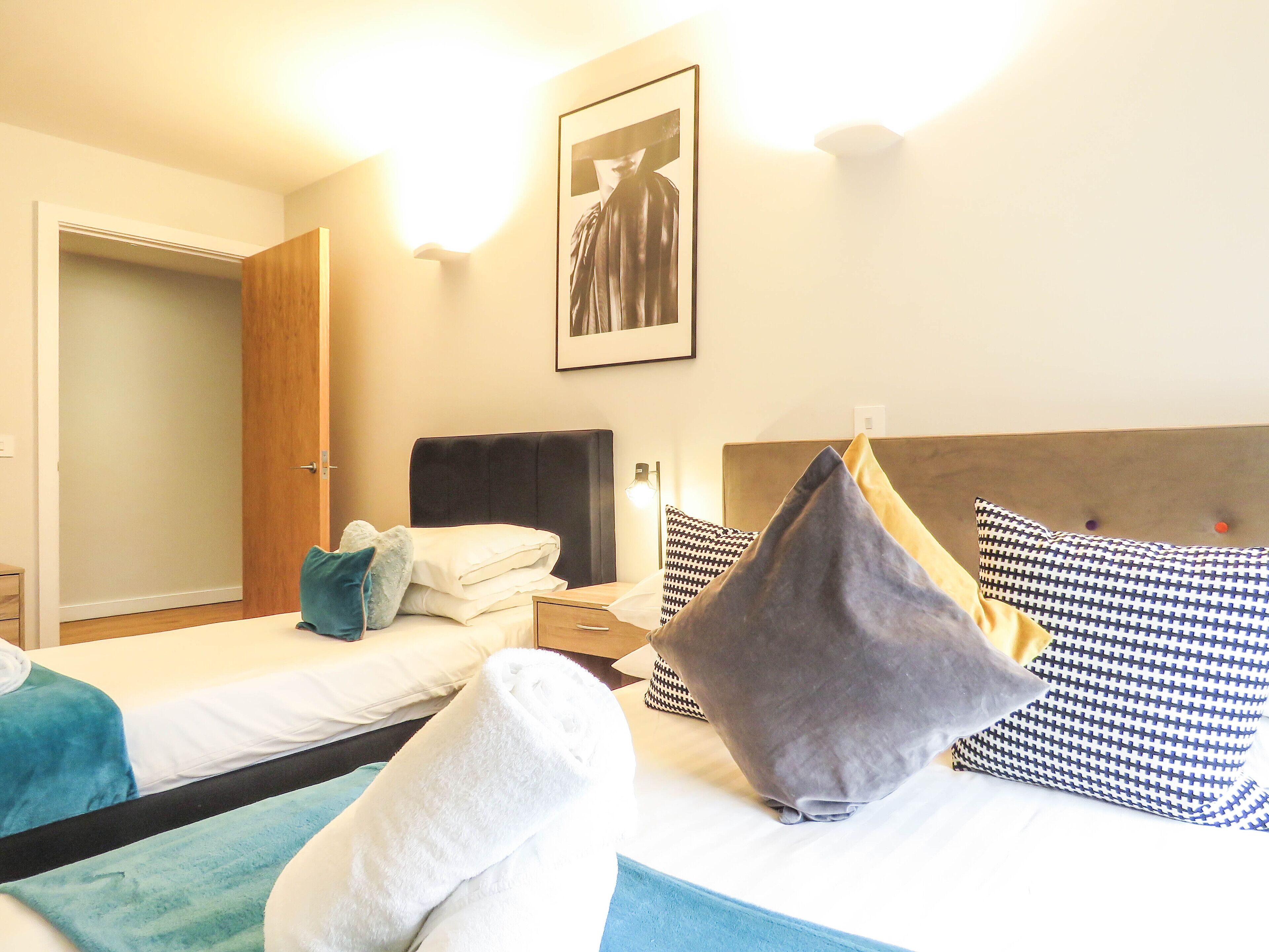 2 bedrooms, individually decorated, individually furnished