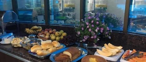 Colazione a buffet inclusa, servita tutte le mattine