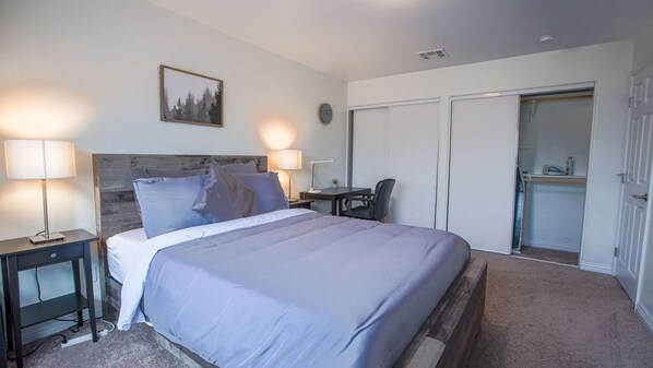 4 bedrooms, iron/ironing board, WiFi, bed sheets