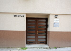 Entrée de l’hébergement