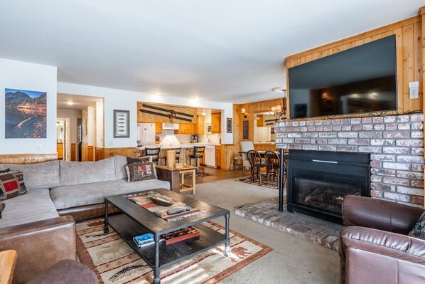 Flachbildfernseher, Kamin