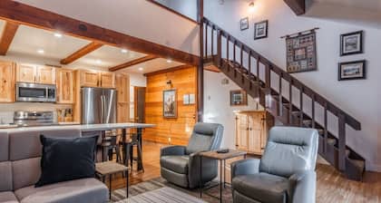 Condominio recientemente remodelado en June Lake Village.