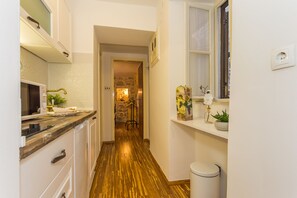 シティ アパートメント 1 ベッドルーム シティビュー | 専用キッチン | 冷蔵庫、電子レンジ、オーブン、コンロ