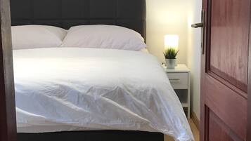 Apartament, balcó | 1 dormitori, wifi gratuïta i roba de llit