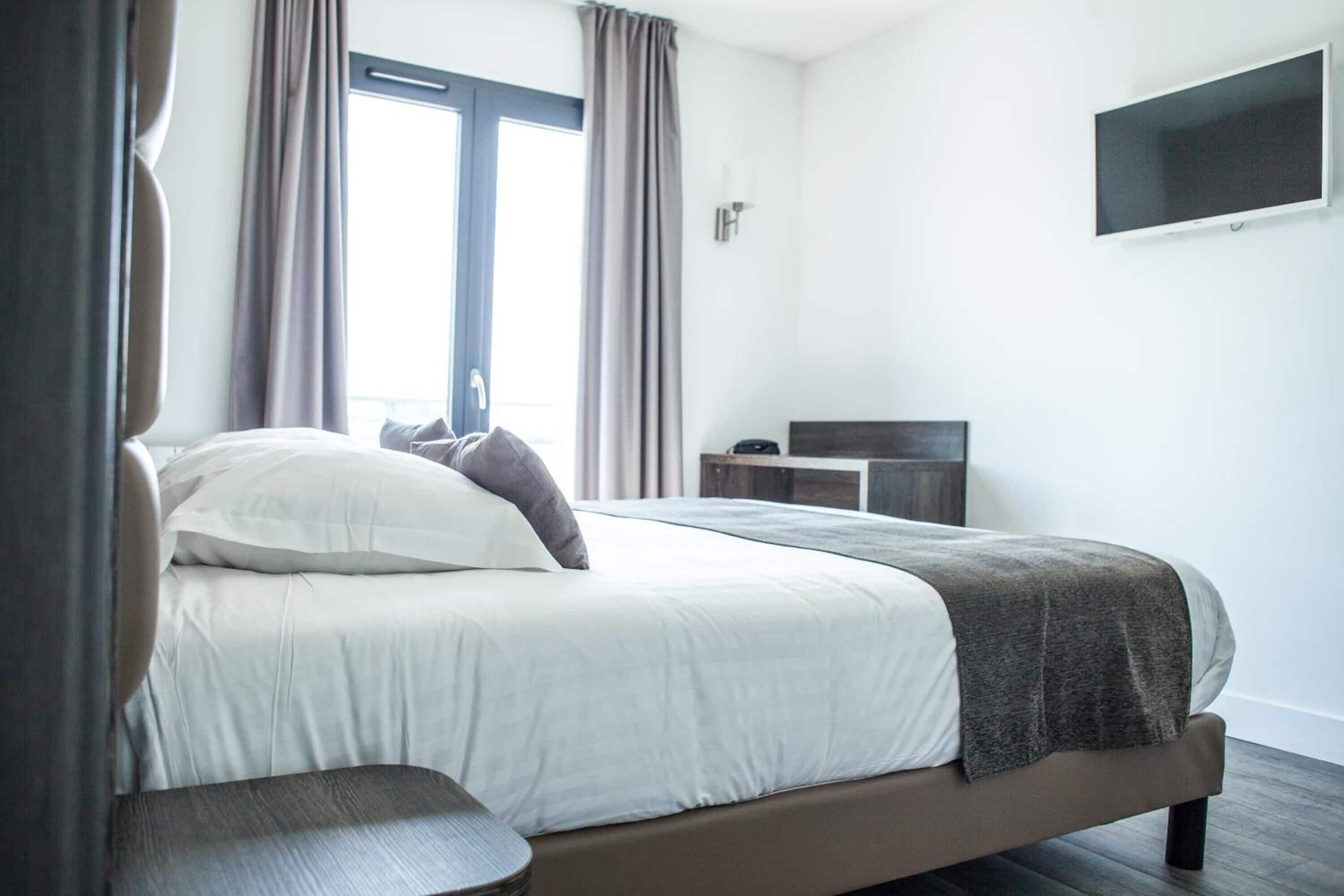 1 bedroom, premium bedding, individually decorated