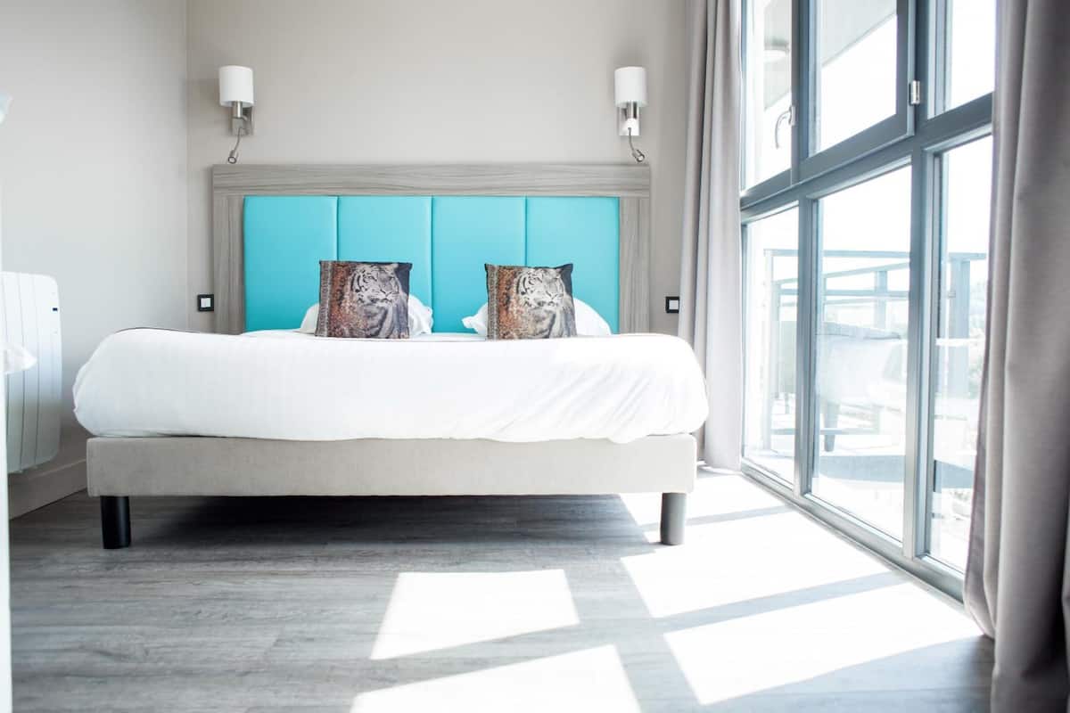 1 bedroom, premium bedding, individually decorated