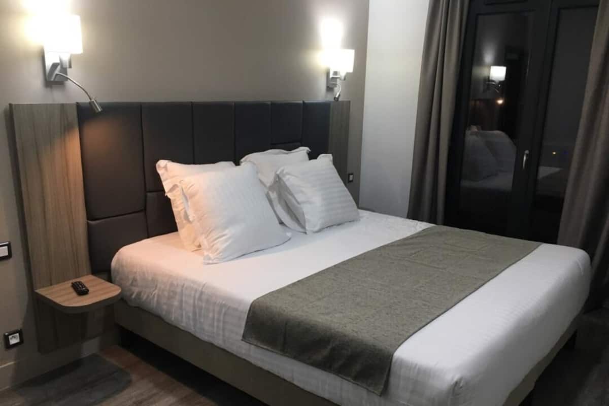 1 bedroom, premium bedding, individually decorated