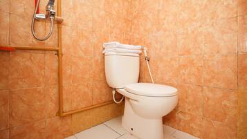 Standard Double Room | Bathroom