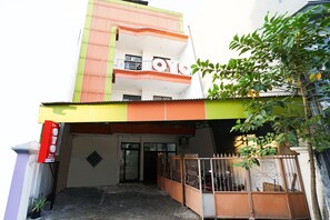Front of property - OYO 485 Marcello Residence (Surabaya)
