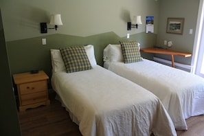 2 habitaciones, escritorio, wifi gratis y ropa de cama