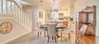 Horseshoe Bay Townhome w/ Patio & Outdoor Pool!