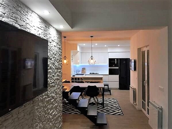 Luxury Apartment, Pool View | Private kitchen | Full-sized fridge, microwave, oven, stovetop - Sunny Estate (Nin)