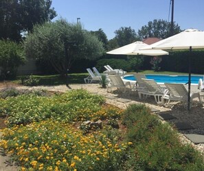 Property grounds - Sunny Estate (Nin)