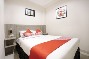 Deluxe-Zweibettzimmer, 2 Einzelbetten | Schreibtisch, Verdunkelungsvorhänge, kostenloses WLAN, Bettwäsche