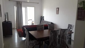 Apartemen Keluarga, 2 kamar tidur | Makan di kamar