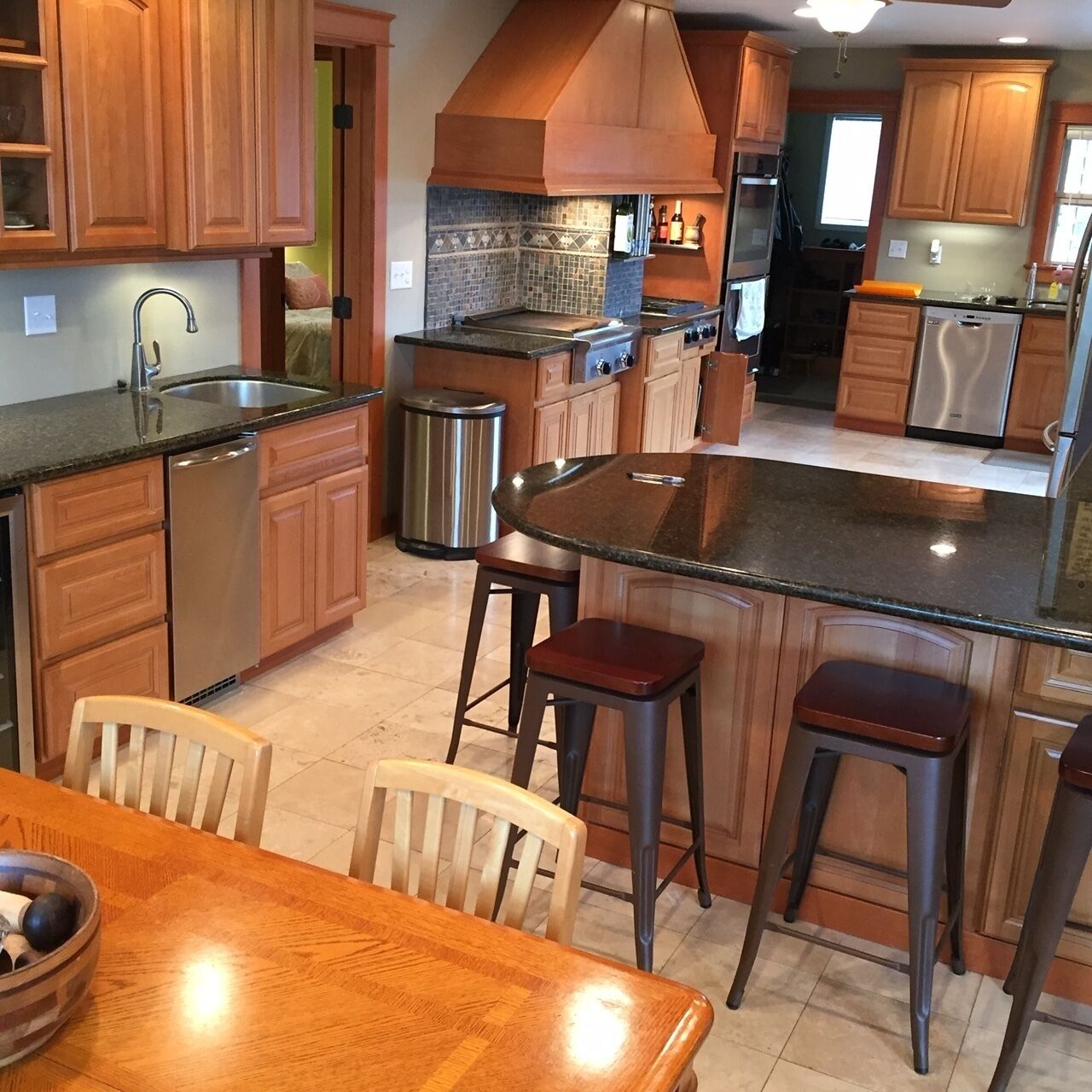 雪櫃、微波爐、焗爐、爐具