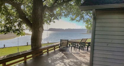 Beach house on the bay with pickleball court