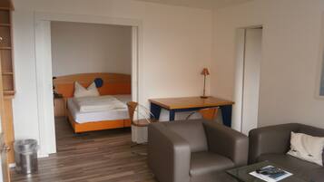 Comfort-Doppelzimmer, Hanglage | 1 Schlafzimmer, Schreibtisch, kostenloses WLAN, BettwÀsche