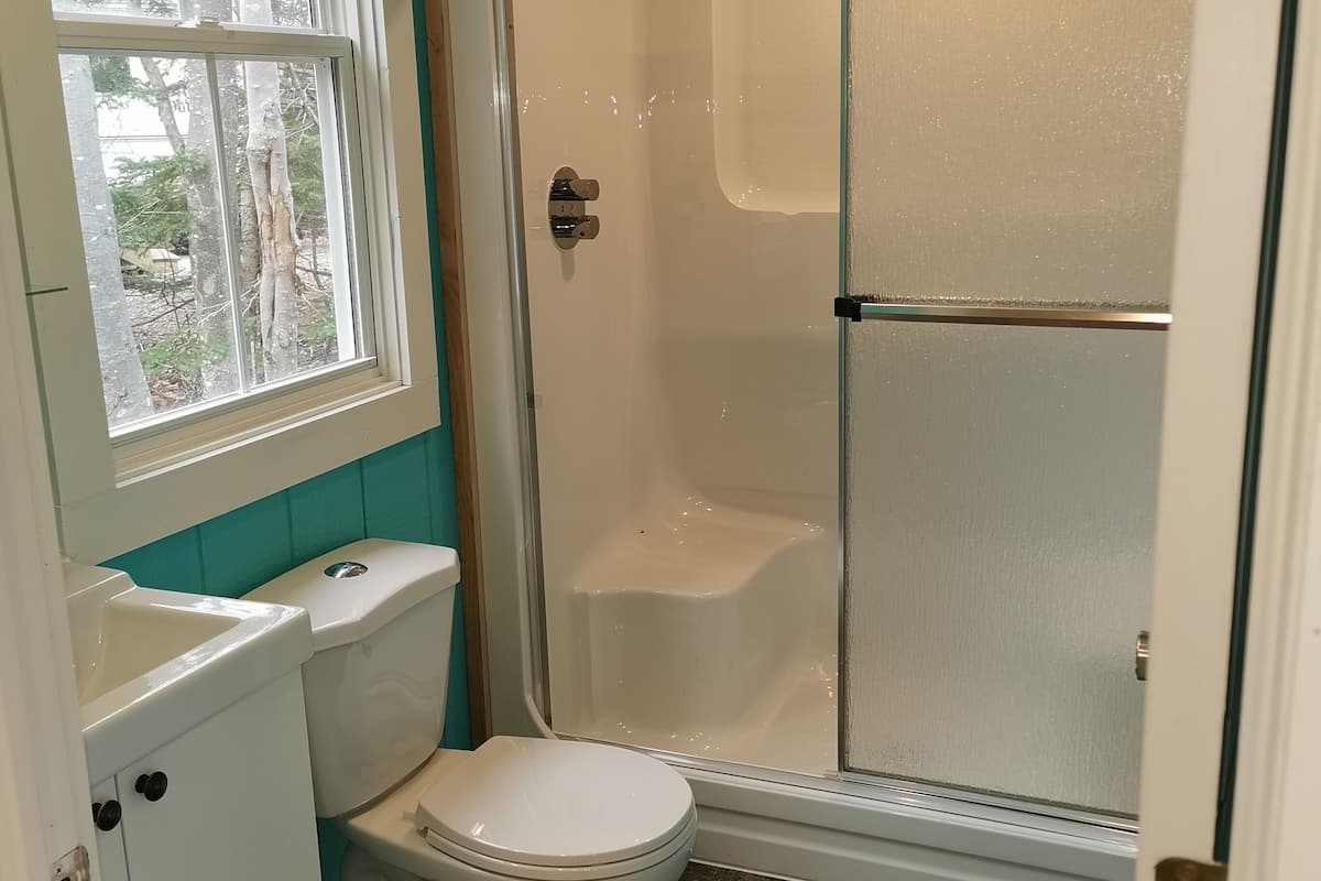 family cottage | bathroom | towels