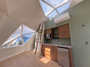 Deluxe Studio Suite | Living area