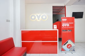 Reception - OYO 745 Griya Jasmine Syariah (Depok)