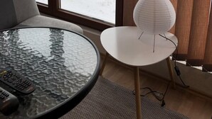 Appartement, op benedenverdieping (A2) | Dineren op de kamer