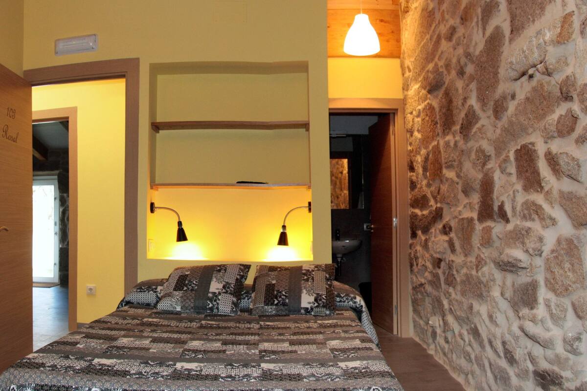 5 habitaciones, edredón, camas con efecto memoria y cortinas blackout
