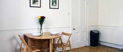 Apartment, 2 Bedrooms | In-room dining