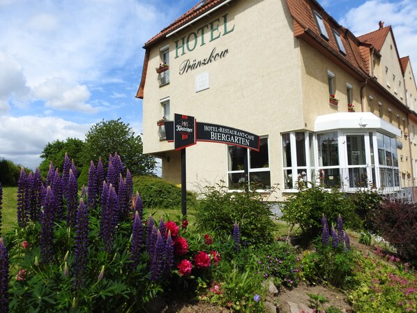 Front of property - Hotel Pränzkow (Zwickau)