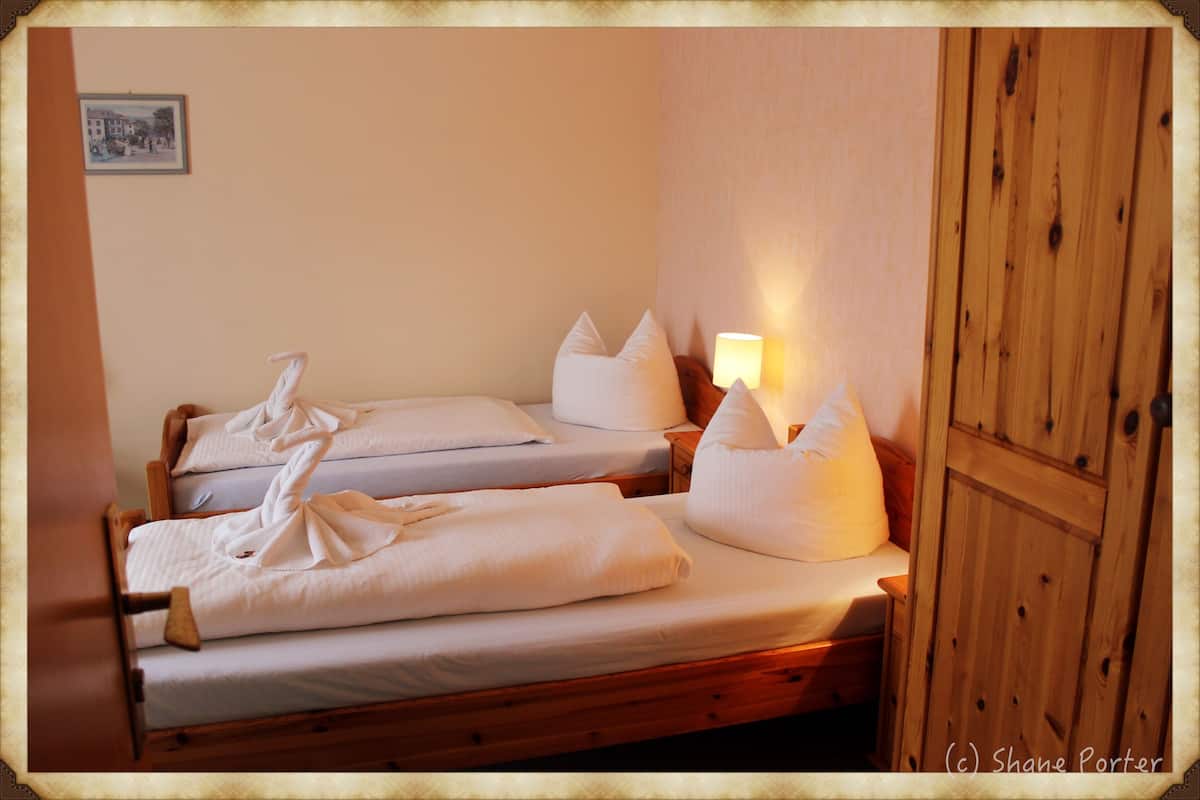 Double Room | Desk, cribs (surcharge), WiFi (free), bed sheets