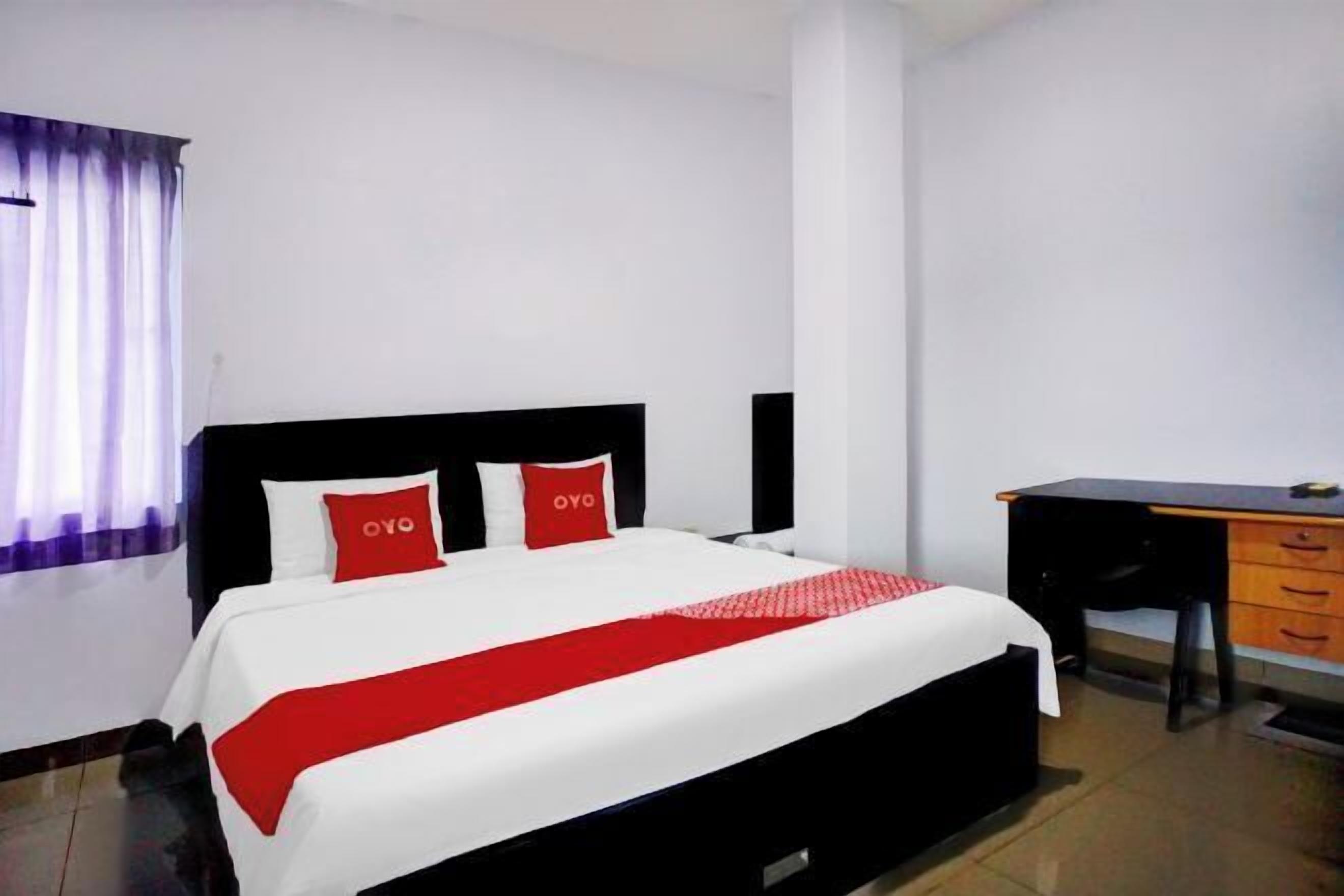 Työpöytä, pimennysverhot, ilmainen Wi-Fi, vuodevaatteet