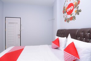 Standard Double Room, 1 Double Bed | Desk, blackout drapes, free WiFi, bed sheets - Collection O Banda Aceh near Masjid Raya Baiturrahman formerly Hotel Mulana (Banda Aceh)