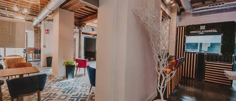 Desayuno a la carta todos los días (con cargo)