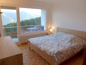 2 Schlafzimmer, Bügeleisen/Bügelbrett, kostenloses Internet