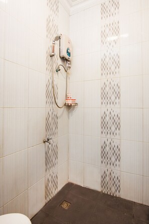 Quarto casal luxo | Banheiro | Chuveiro, chuveiro com efeito de chuva, toalhas de banho 