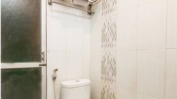 Kamar Double Deluks | Kamar mandi | Shower, pancuran hujan, dan handuk