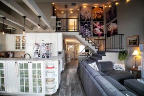 Interior - Bright & Cozy Cottage- Serene Artist’s Home (Lafayette)