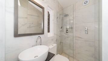 Villa, 1 Bedroom, Garden View | Bathroom shower