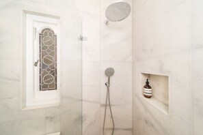 Bathroom shower - The Gazebo (Kingston Upon Thames)