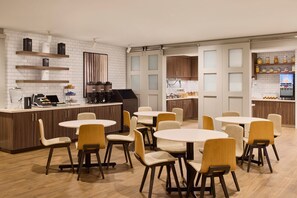 Desayuno bufé gratuito y diario