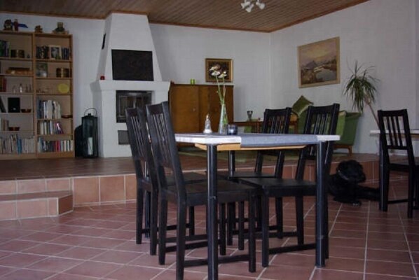 Coin salon dans le hall