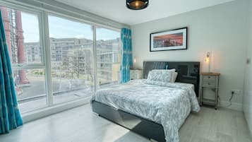 House, 4 Bedrooms, City View | Desk, iron/ironing board, rollaway beds, free WiFi