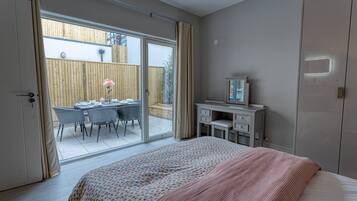 Desk, iron/ironing board, rollaway beds, free WiFi